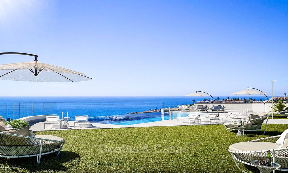 Moderne gerenoveerde appartementen te koop, op loopafstand van het strand en voorzieningen, Fuengirola - Costa del Sol 8003