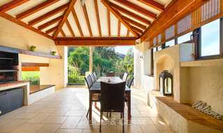 Ruime villa in landelijke stijl in een unieke natuurlijke omgeving te koop, Casares, Costa del Sol 8076 