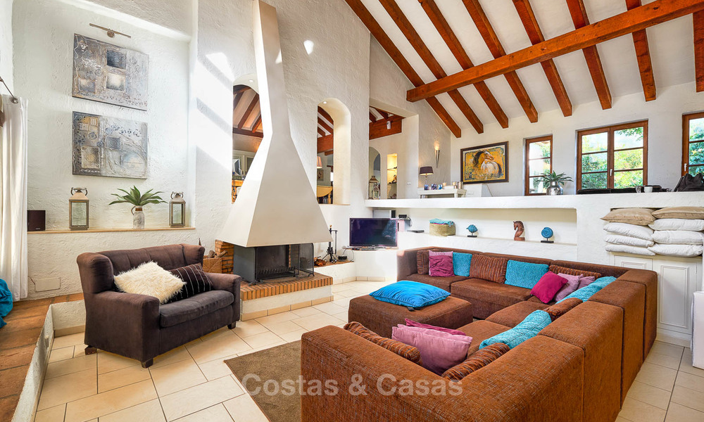 Ruime villa in landelijke stijl in een unieke natuurlijke omgeving te koop, Casares, Costa del Sol 8080