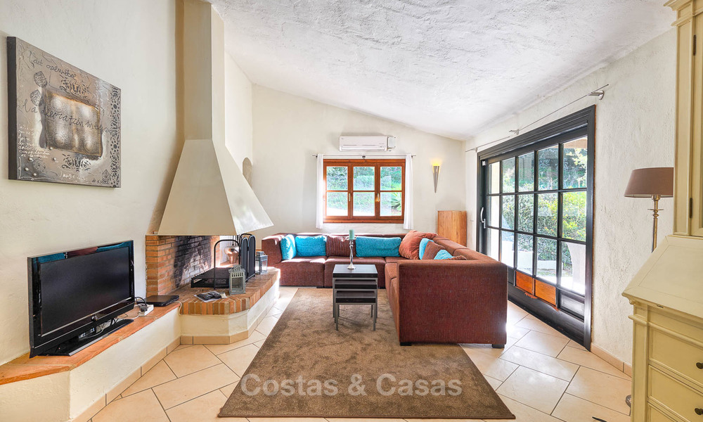 Ruime villa in landelijke stijl in een unieke natuurlijke omgeving te koop, Casares, Costa del Sol 8103