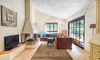 Ruime villa in landelijke stijl in een unieke natuurlijke omgeving te koop, Casares, Costa del Sol 8103 