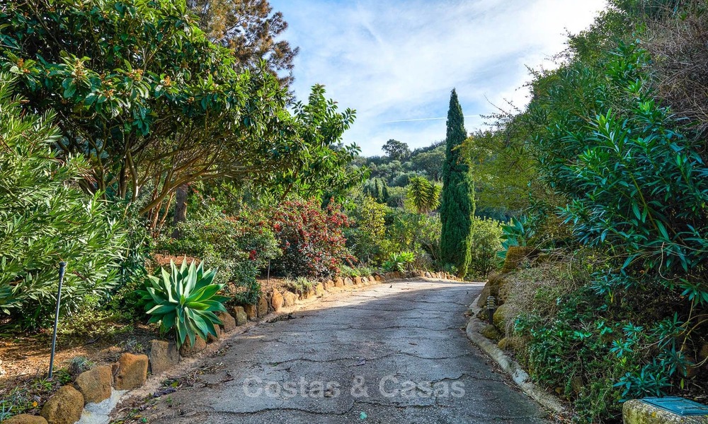 Ruime villa in landelijke stijl in een unieke natuurlijke omgeving te koop, Casares, Costa del Sol 8115