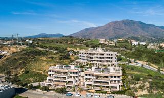 Elegante en ruime nieuwe appartementen te koop, op loopafstand van strand en voorzieningen, met zeezicht, Estepona 31370 