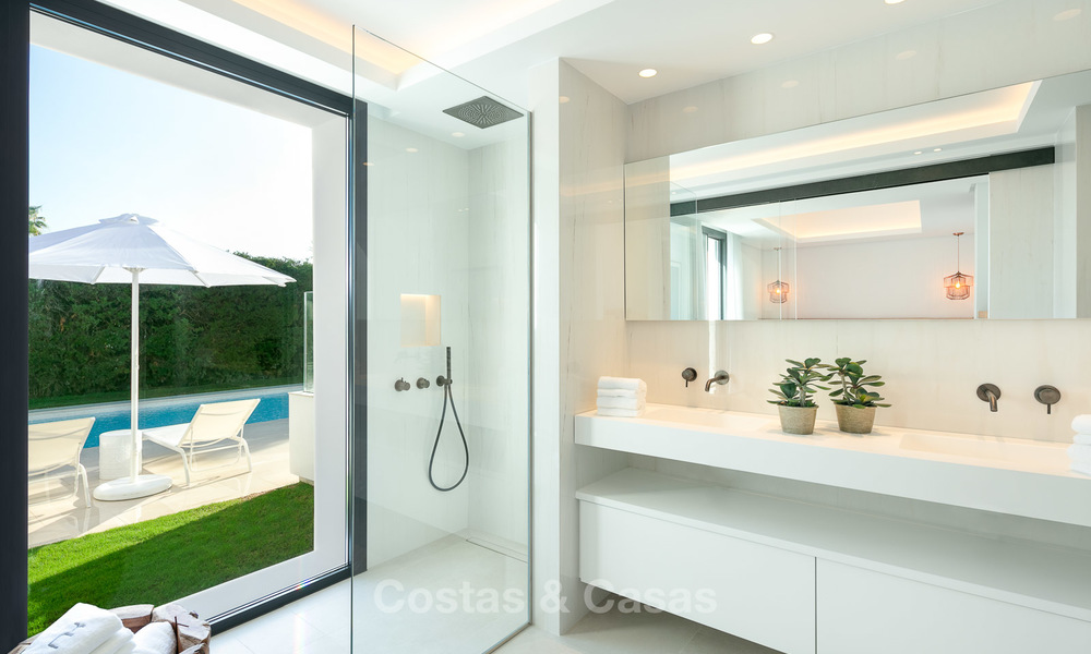 Prachtige gerenoveerde luxe villa te koop in Nueva Andalucia's Golf Valley - Marbella 8145