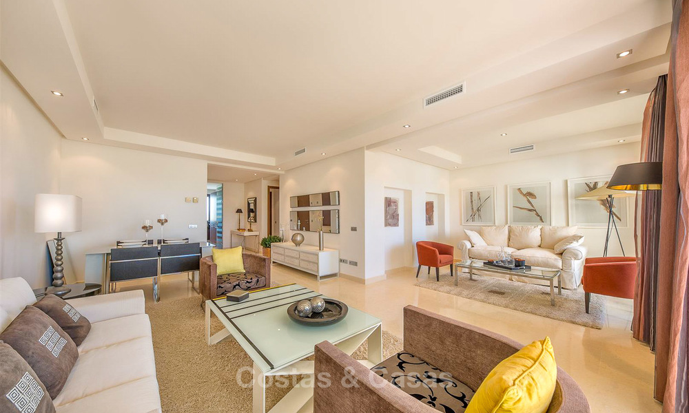 Mooi en zeer ruim luxe appartement te koop in een begeerde urbanisatie, instapklaar - Benahavis, Marbella 8347