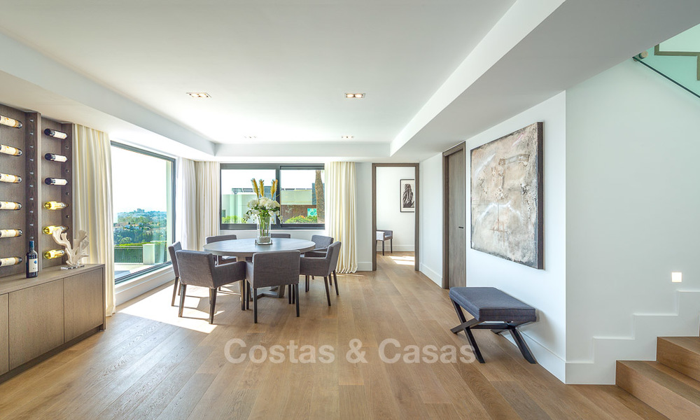 Heerlijke gerenoveerde luxe villa met zeezicht te koop, in Nueva Andalucía´s Golf Valley, Marbella 8211