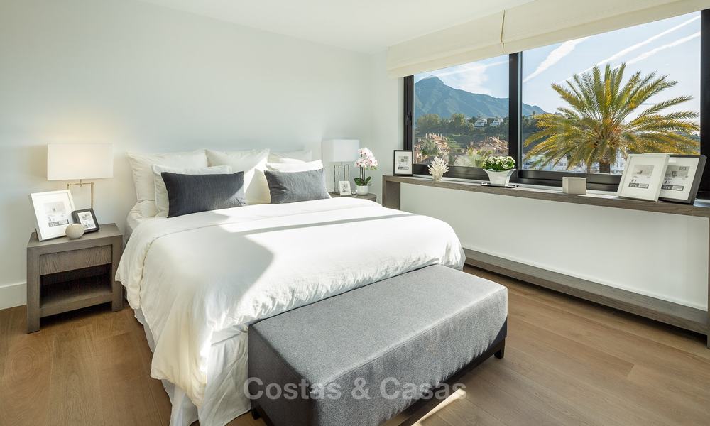 Heerlijke gerenoveerde luxe villa met zeezicht te koop, in Nueva Andalucía´s Golf Valley, Marbella 8227