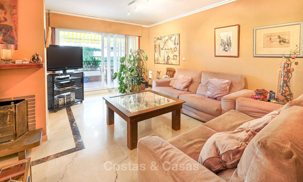 Zeer ruim front line golf appartement te koop, op loopafstand van voorzieningen en San Pedro, Marbella 8427