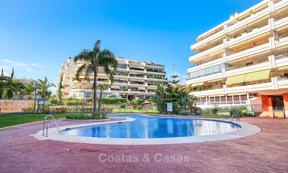 Zeer ruim front line golf appartement te koop, op loopafstand van voorzieningen en San Pedro, Marbella 8463
