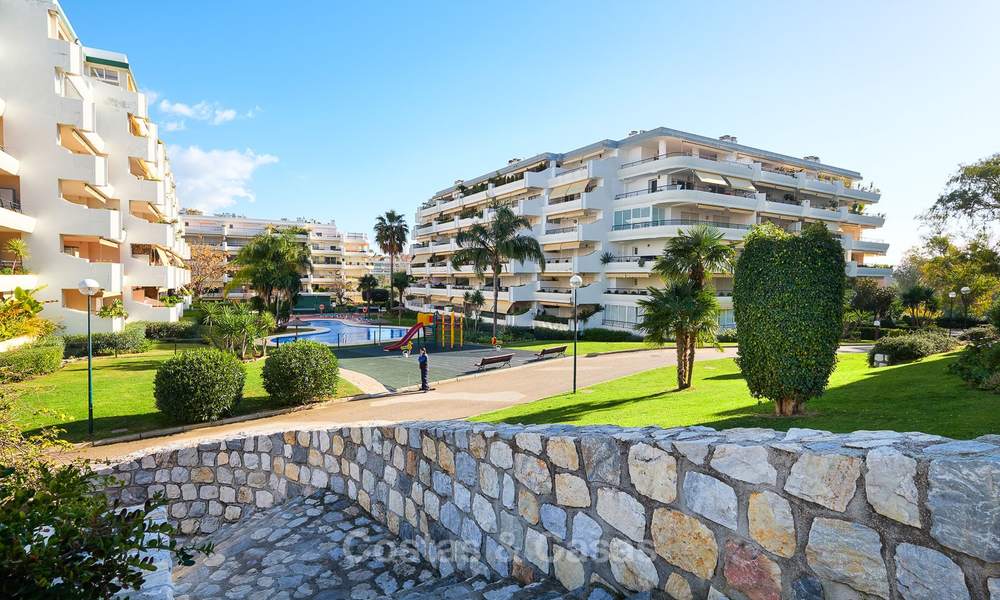 Zeer ruim front line golf appartement te koop, op loopafstand van voorzieningen en San Pedro, Marbella 8464