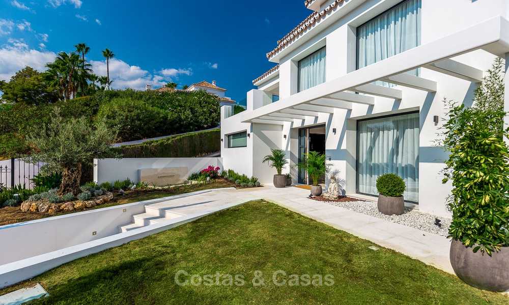 Instapklaar! Volledig gerenoveerde villa in Andalusische stijl te koop, Golf Valley, Nueva Andalucía, Marbella 8400