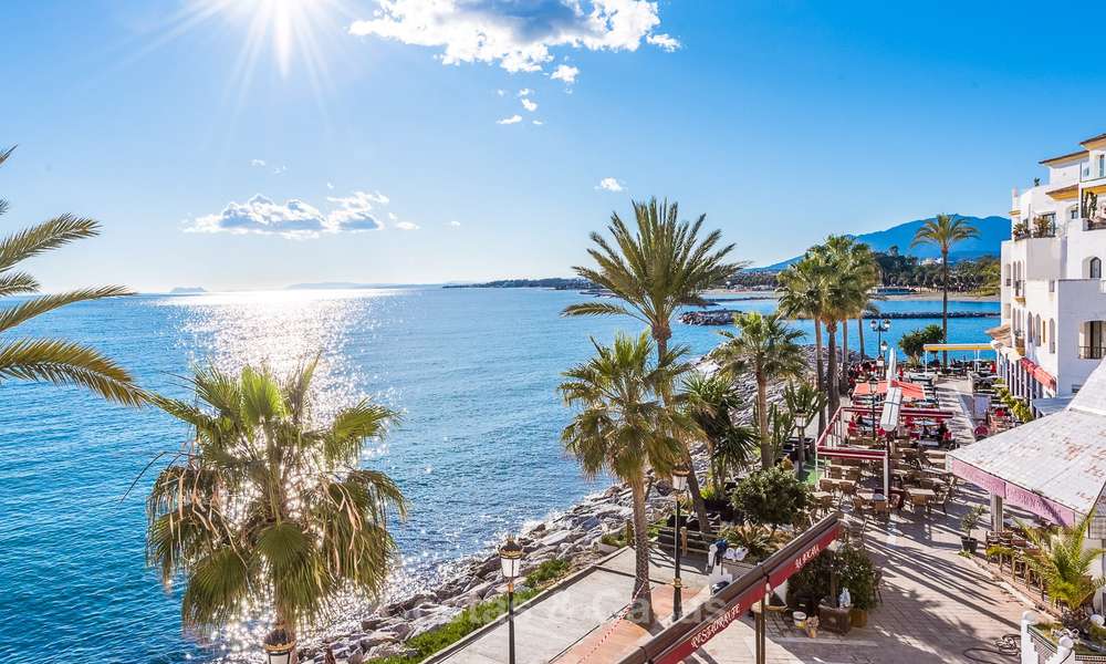 Buitenkans! Ruim luxe appartement te koop, eerstelijn in de jachthaven van Puerto Banus - Marbella 8498