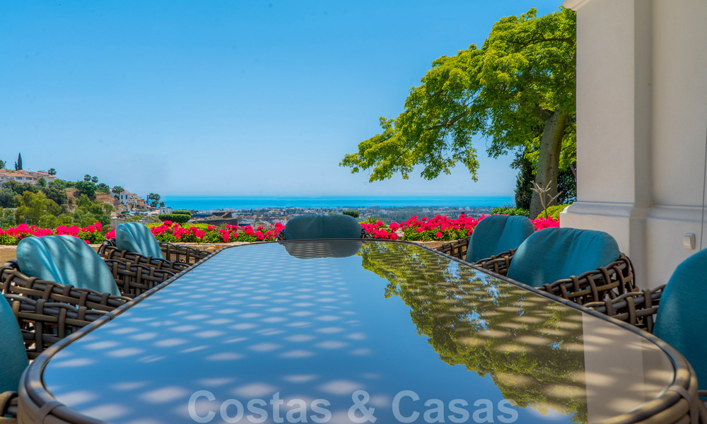 Luxueuze villa in traditionele stijl met prachtig uitzicht op zee te koop, Benahavis - Marbella 37146