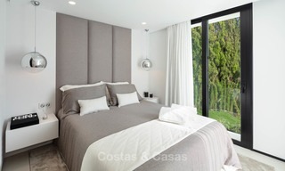 Ruime, mooi gerenoveerde luxe villa te koop, met zee- en golfzicht - Nueva Andalucía, Marbella 8571 