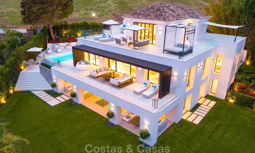 Ruime, mooi gerenoveerde luxe villa te koop, met zee- en golfzicht - Nueva Andalucía, Marbella 8585