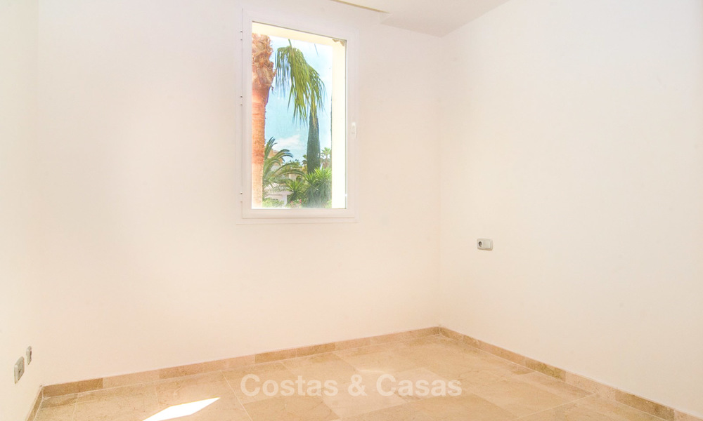 Buitenkans! Groot 4 slaapkamer penthouse appartement te koop, met golf- en zeezicht in Benahavis - Marbella 8602