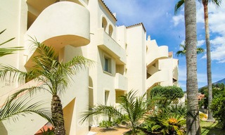 Buitenkans! Groot 4 slaapkamer penthouse appartement te koop, met golf- en zeezicht in Benahavis - Marbella 8610 