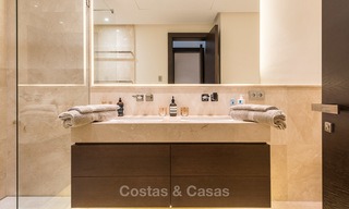 Verfijnd en modern luxe appartement te koop in een prestigieus wooncomplex in Sierra Blanca, Golden Mile, Marbella 8767 