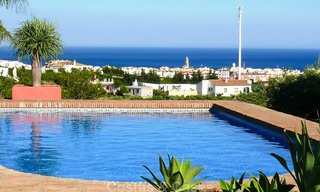 Goed gelegen en aantrekkelijk geprijsde villa - finca met zeezicht te koop, Estepona, Costa del Sol 8673 