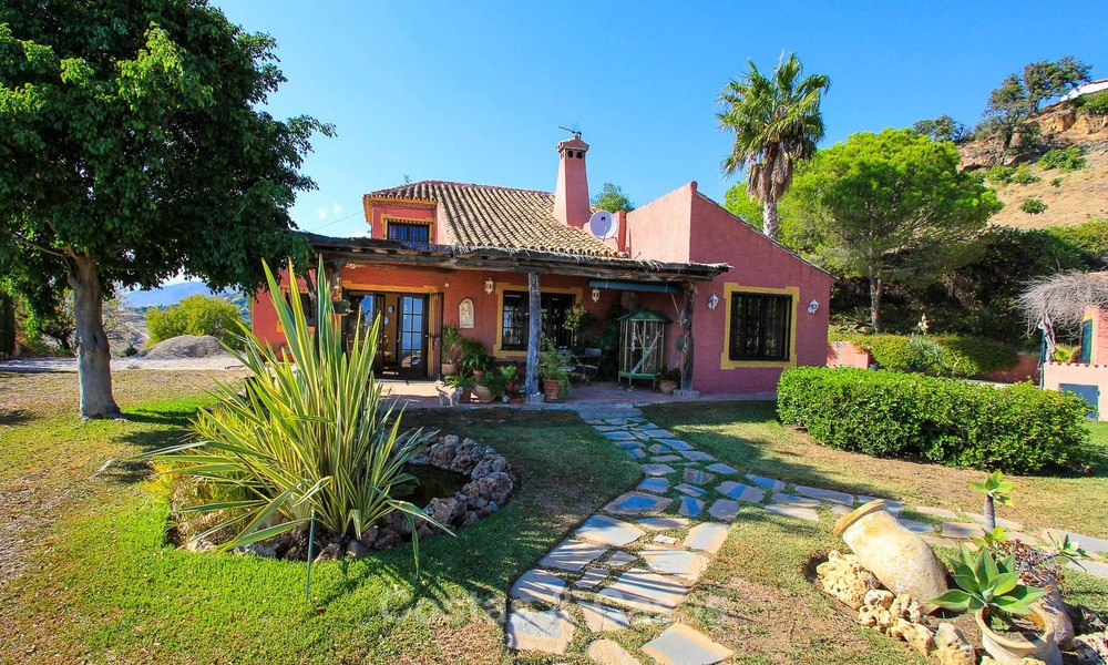 Goed gelegen en aantrekkelijk geprijsde villa - finca met zeezicht te koop, Estepona, Costa del Sol 8690