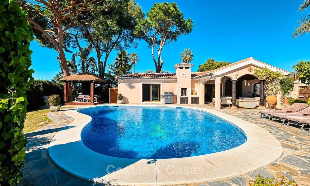 Gezellige en luxe traditionele villa met zeezicht te koop, met separaat gastenverblijf, instapklaar - Elviria, Marbella 8806