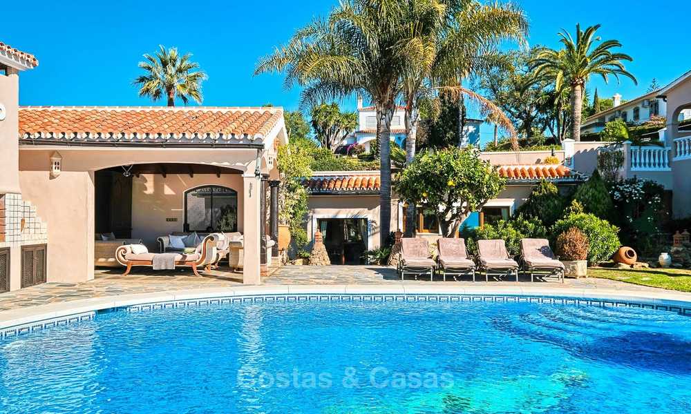 Gezellige en luxe traditionele villa met zeezicht te koop, met separaat gastenverblijf, instapklaar - Elviria, Marbella 8807
