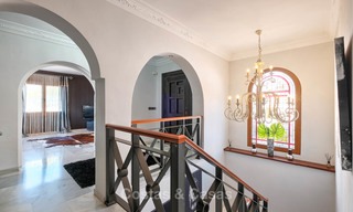 Gezellige en luxe traditionele villa met zeezicht te koop, met separaat gastenverblijf, instapklaar - Elviria, Marbella 8846 