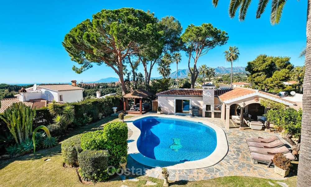 Gezellige en luxe traditionele villa met zeezicht te koop, met separaat gastenverblijf, instapklaar - Elviria, Marbella 8864