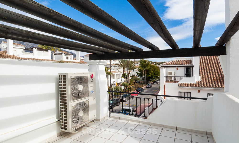 Recent gerenoveerde halfvrijstaande woning te koop, gelegen in Nueva Andalucia, Marbella, op loopafstand van Puerto Banus 8715