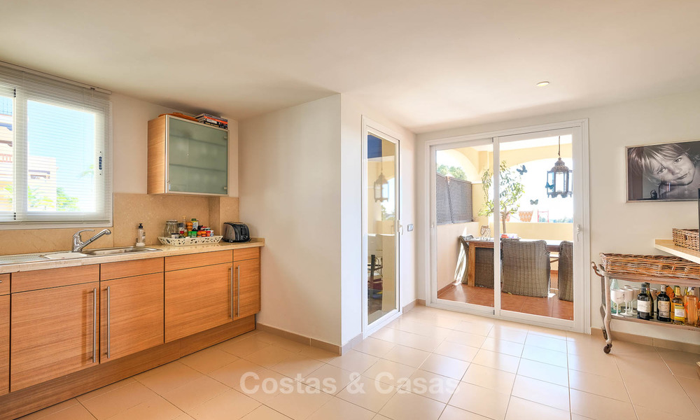 Verrukkelijk penthouse appartement te koop in een luxe complex, eerstelijn golf met zeezicht - Marbella - Estepona 8875