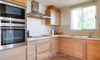 Verrukkelijk penthouse appartement te koop in een luxe complex, eerstelijn golf met zeezicht - Marbella - Estepona 8876 