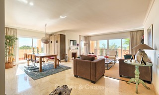 Verrukkelijk penthouse appartement te koop in een luxe complex, eerstelijn golf met zeezicht - Marbella - Estepona 8882 