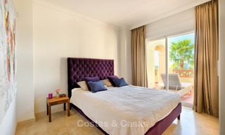 Verrukkelijk penthouse appartement te koop in een luxe complex, eerstelijn golf met zeezicht - Marbella - Estepona 8887 