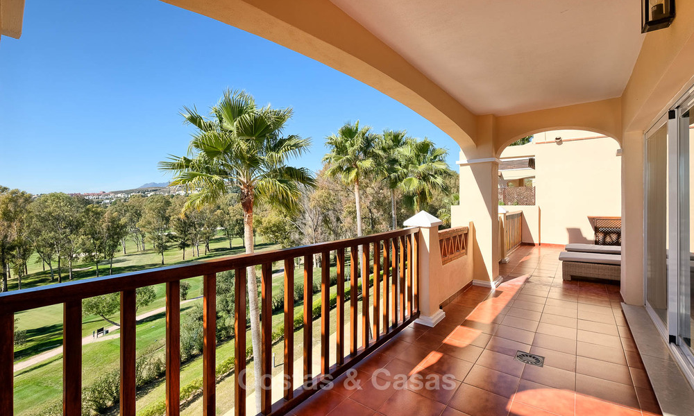 Verrukkelijk penthouse appartement te koop in een luxe complex, eerstelijn golf met zeezicht - Marbella - Estepona 8890
