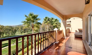 Verrukkelijk penthouse appartement te koop in een luxe complex, eerstelijn golf met zeezicht - Marbella - Estepona 8890 