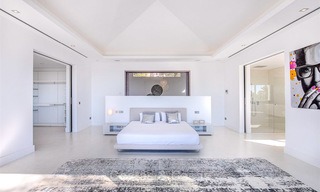 Oogstrelende luxe moderne designer villa met zeezicht te koop in de exclusieve wijk Sierra Blanca - Golden Mile, Marbella 8930 