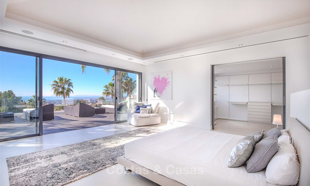 Oogstrelende luxe moderne designer villa met zeezicht te koop in de exclusieve wijk Sierra Blanca - Golden Mile, Marbella 8933