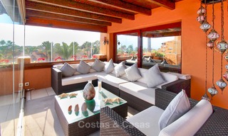 Spectaculaire penthouse met prive zwembad in een luxe complex te koop, eerstelijn strand - New Golden Mile, Marbella - Estepona 9086 