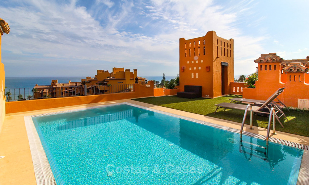 Spectaculaire penthouse met prive zwembad in een luxe complex te koop, eerstelijn strand - New Golden Mile, Marbella - Estepona 9116