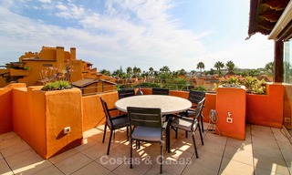 Spectaculaire penthouse met prive zwembad in een luxe complex te koop, eerstelijn strand - New Golden Mile, Marbella - Estepona 9123 