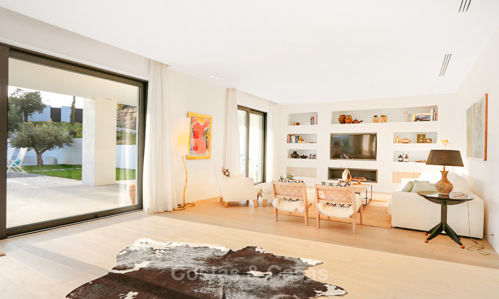 Dringende verkoop! Oogstrelende moderne luxe villa met golf- en zeezicht te koop, instapklaar - Benahavis, Marbella 9342