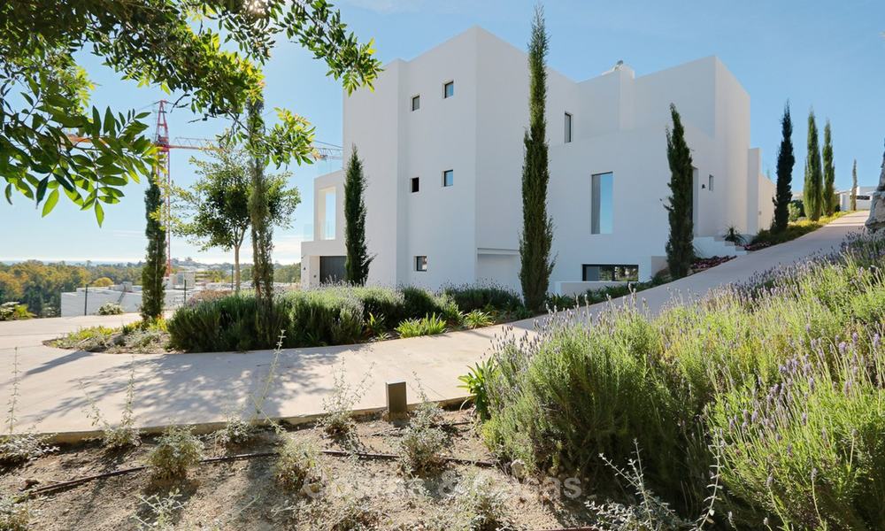Dringende verkoop! Oogstrelende moderne luxe villa met golf- en zeezicht te koop, instapklaar - Benahavis, Marbella 9344