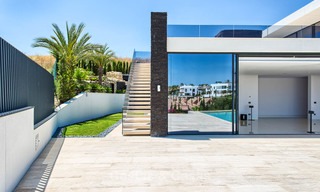 Unieke, moderne luxe villa in de Golf Vallei van Nueva Andalucía, Marbella 9294 