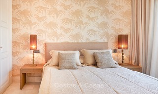 Exclusief eerstelijnsstrand penthouse appartement te koop in Estepona, Costa del Sol. Prijsverlaging. 9356 