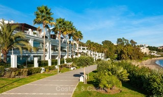 Exclusief eerstelijnsstrand penthouse appartement te koop in Estepona, Costa del Sol. Prijsverlaging. 9381 