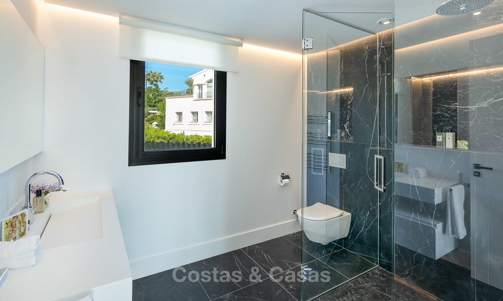 Charmante gerenoveerde luxe villa te koop in de Golf Valley, instapklaar - Nueva Andalucia, Marbella 9407