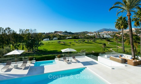 Prestigieuze gerenoveerde luxe villa te koop, eerstelijn golf, Nueva Andalucía, Marbella 9439