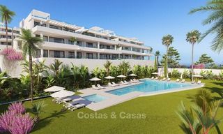 Stijlvolle nieuwe eigentijdse appartementen met zeezicht te koop, op loopafstand van het strand, Estepona, Costa del Sol 9461 