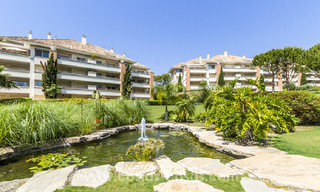 Tijdloze luxe appartementen te koop met zeezicht op de Golden Mile, tussen Puerto Banus en Marbella 22543 