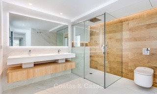 Zeer elegante moderne luxe villa te koop, strandzijde Puerto Banus, Marbella 9501 